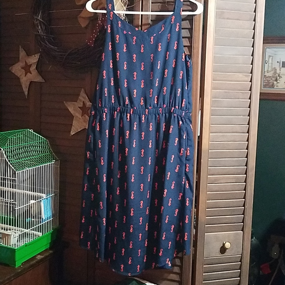 Dress - Picture 2 of 4